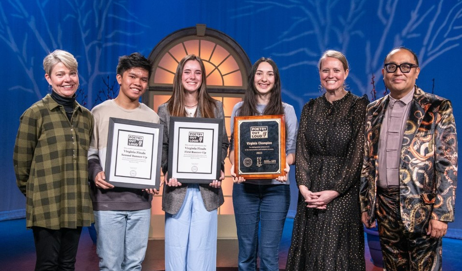 High School Senior Evalynn Bogusz Wins Virginia’s Poetry Out Loud Competition
